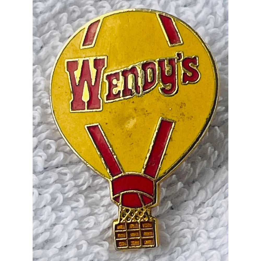 00052 Vintage Wendy's Hot Air Balloon Pin Badge Advertising Retro Collectible